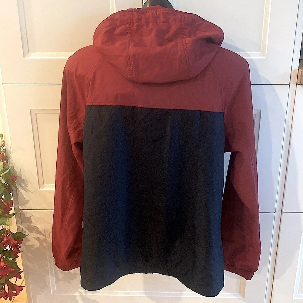 HOLLISTER long sleeve blue & red light weight packable Windbreaker Size Small - Picture 6 of 13